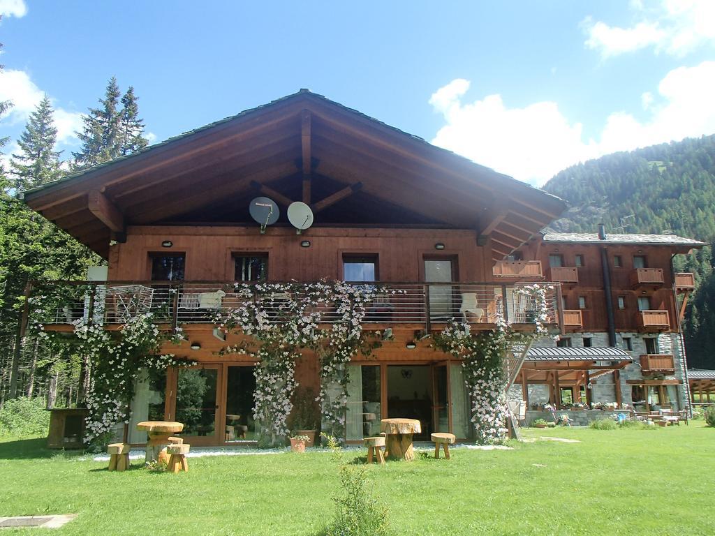 Le Rocher Hotel Champoluc Eksteriør bilde