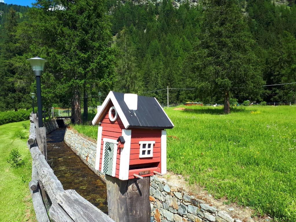 Le Rocher Hotel Champoluc Eksteriør bilde